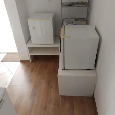 Center Apartment Split