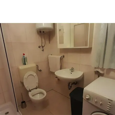 Apartment Center Split